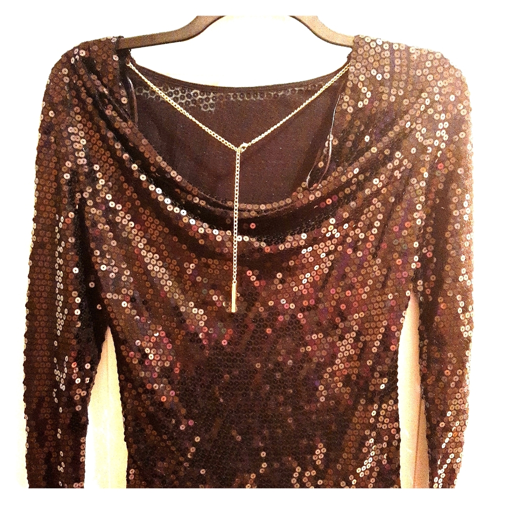 Michael Kors XS NWT Sequined top w/gold chain